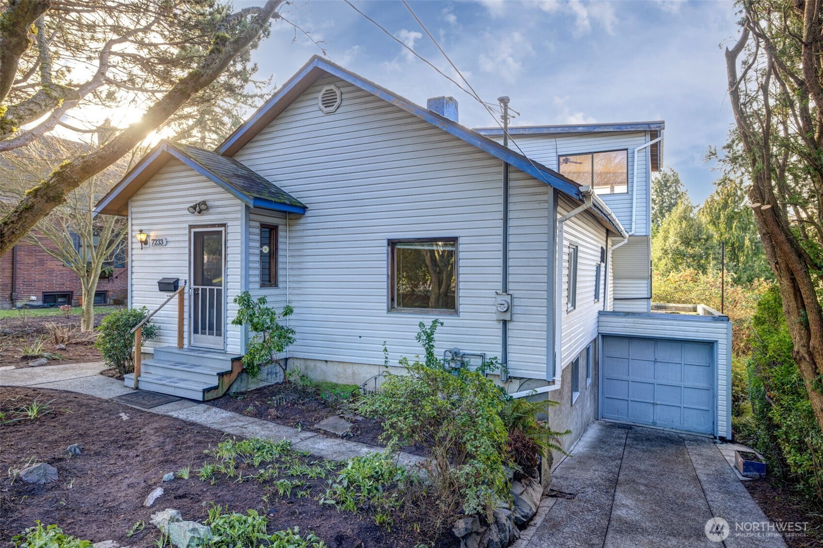 7233 36th Avenue SW, Seattle, WA 98126