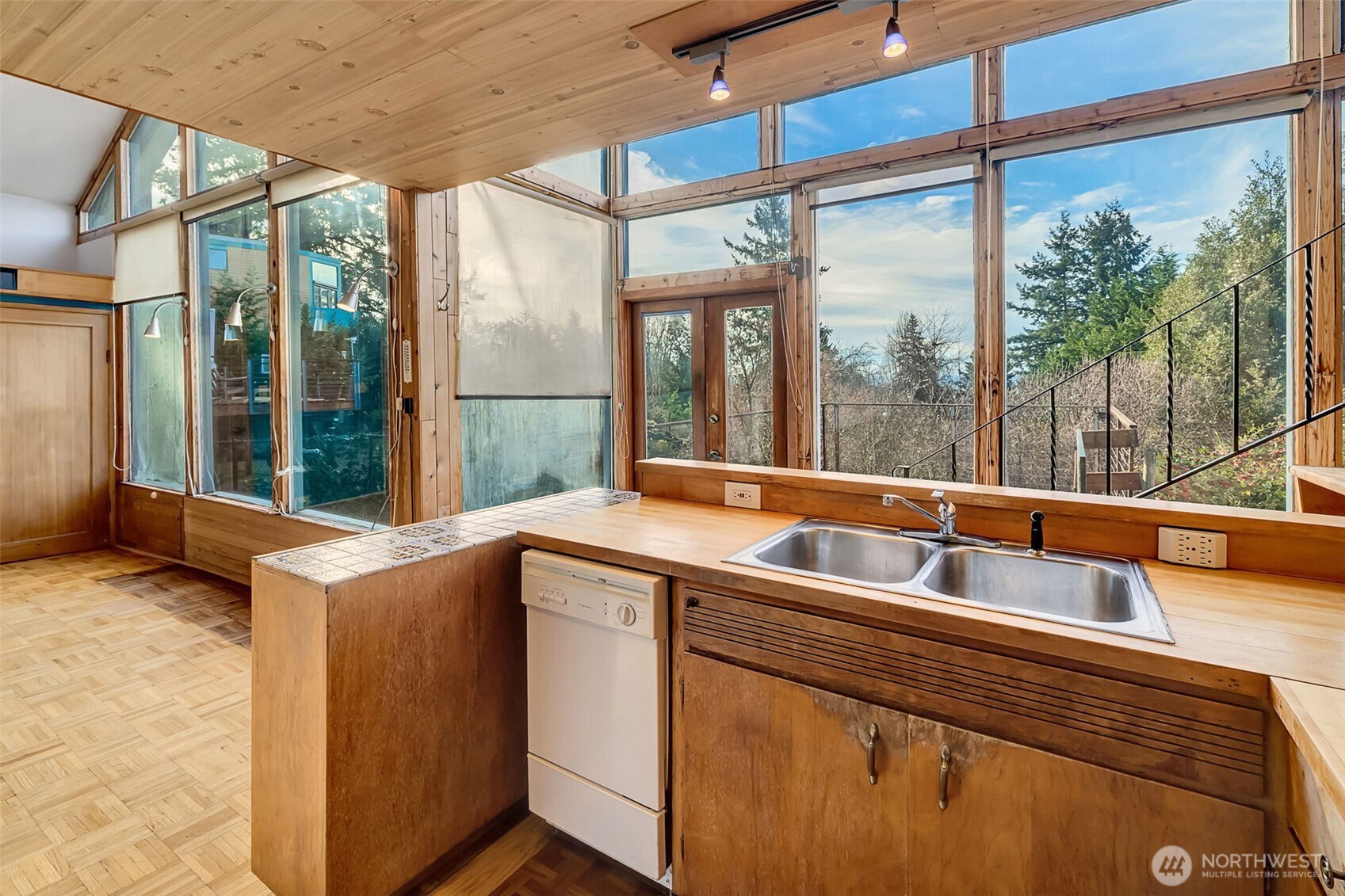 7233 36th Avenue SW, Seattle, WA 98126