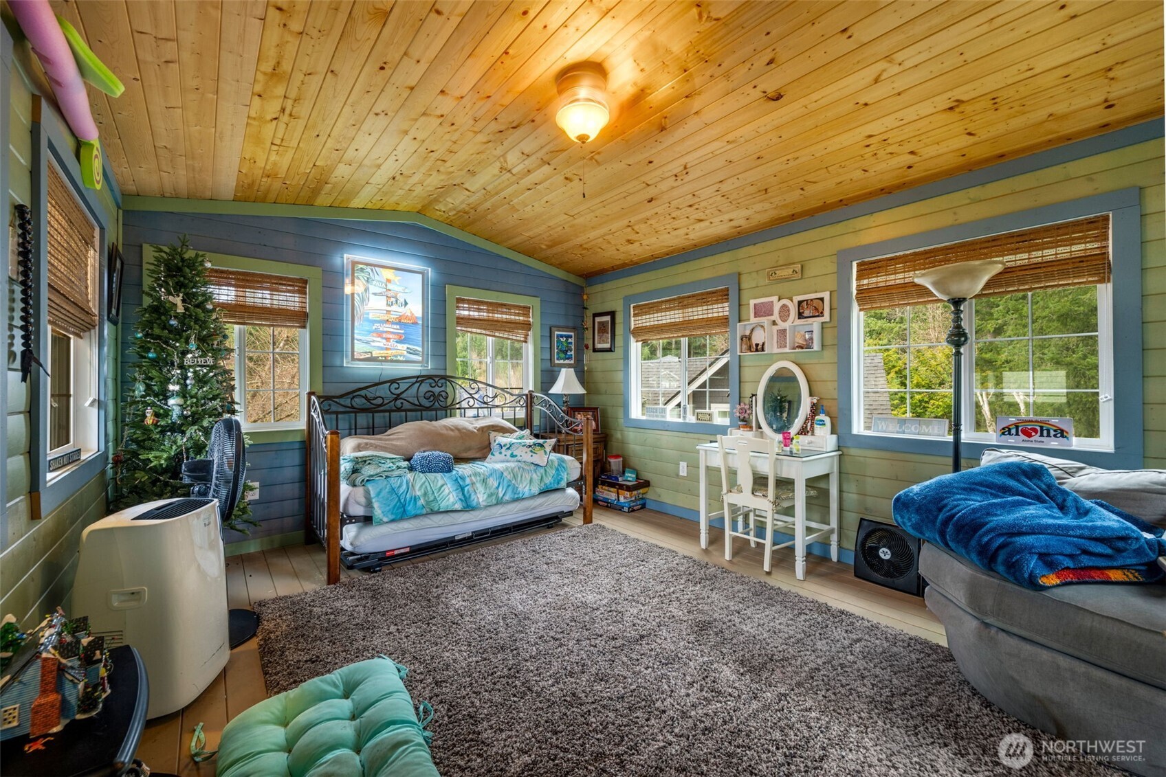 27565 265th Court SE, Ravensdale, WA 98051-8209