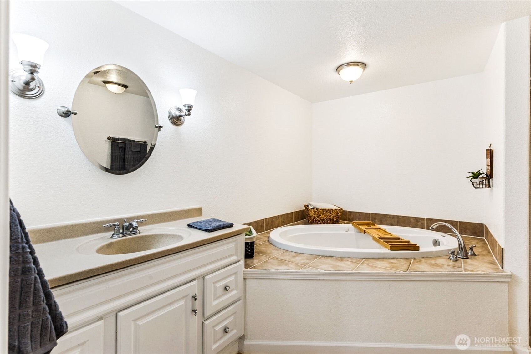 22325 Perimeter Court SE, Yelm, WA 98597