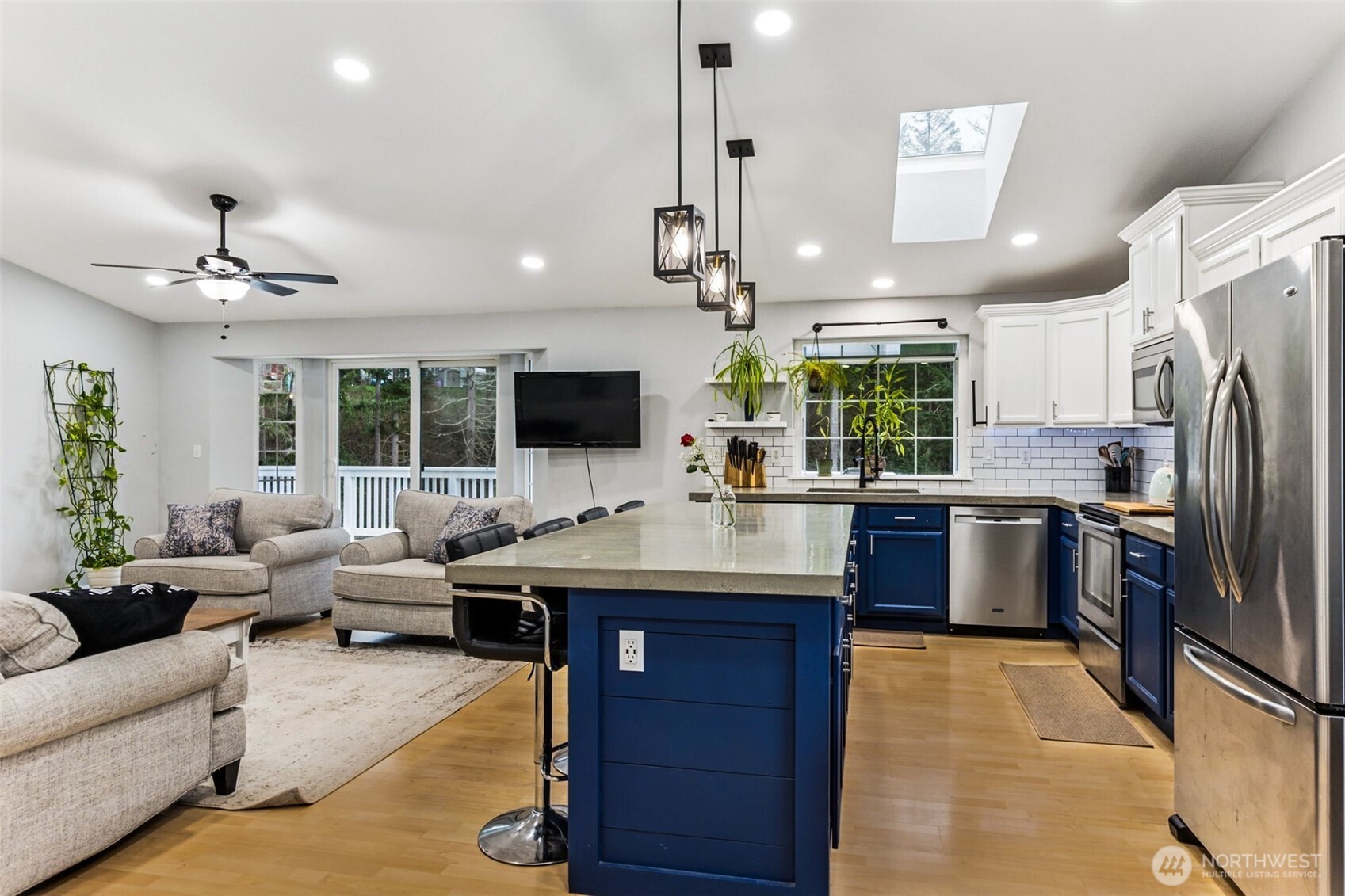 22325 Perimeter Court SE, Yelm, WA 98597