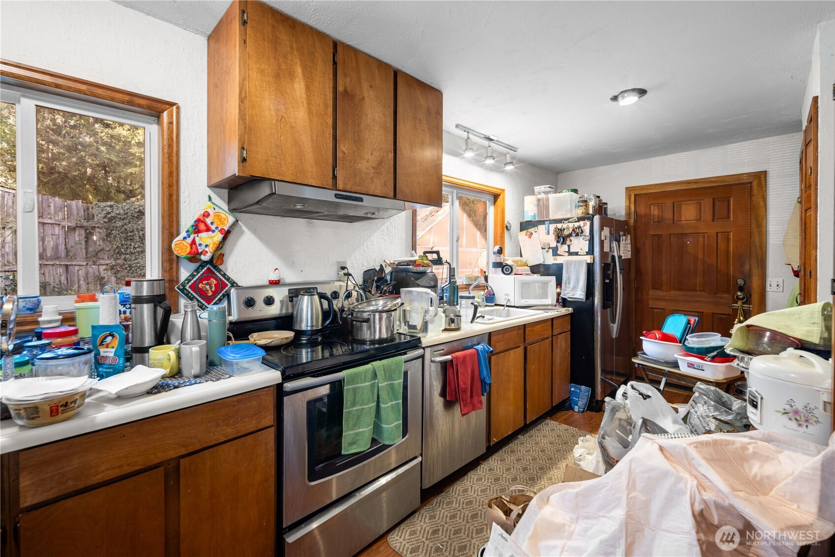 2552 NE 168th Street , Lake Forest Park, WA 98155