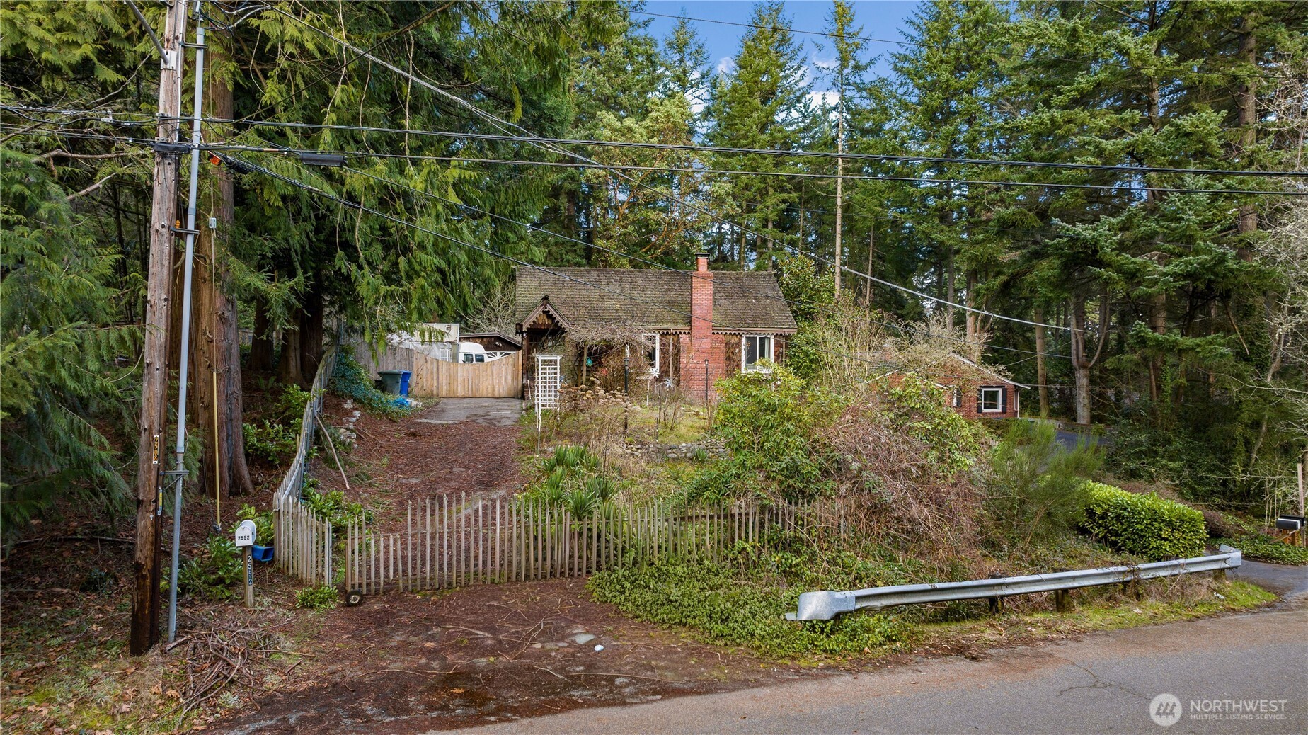 2552 NE 168th Street , Lake Forest Park, WA 98155