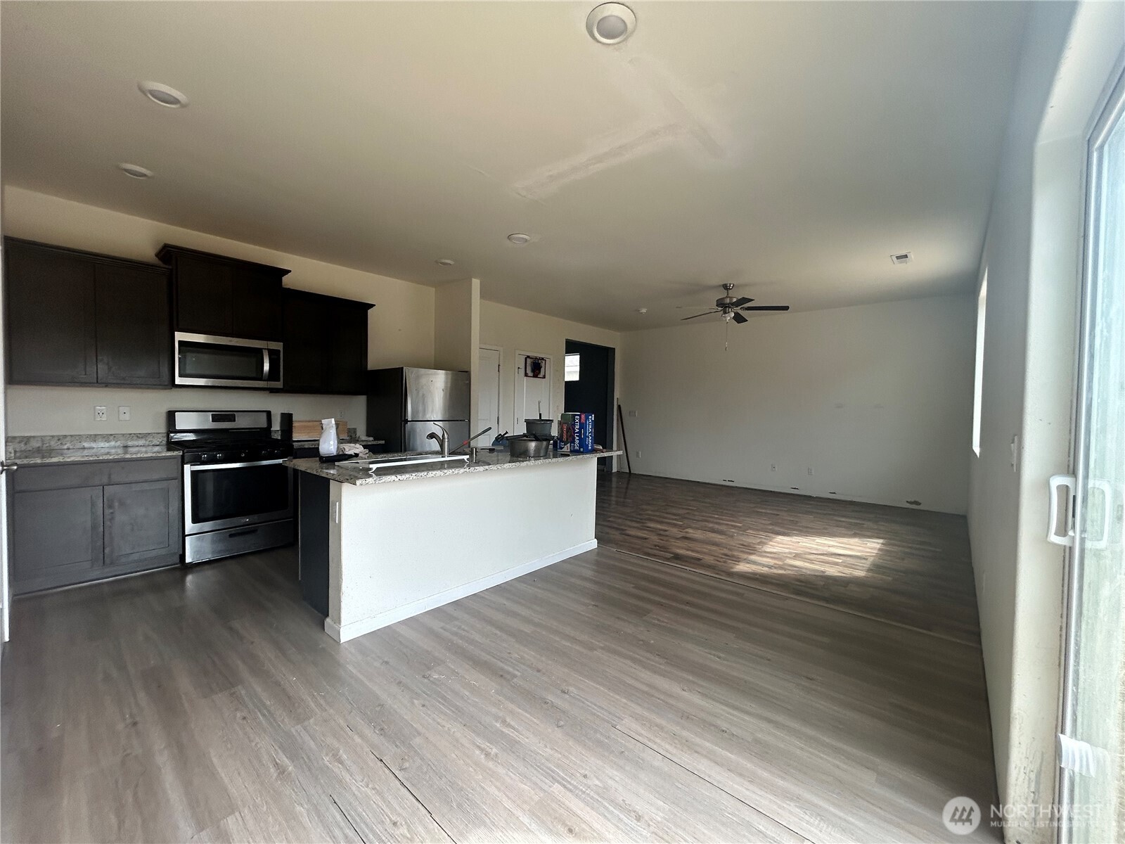 1316 W 17th Avenue , La Center, WA 98629