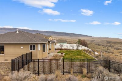 2312 Canyon Hills Drive , East Wenatchee, WA 98802 - Photo 2