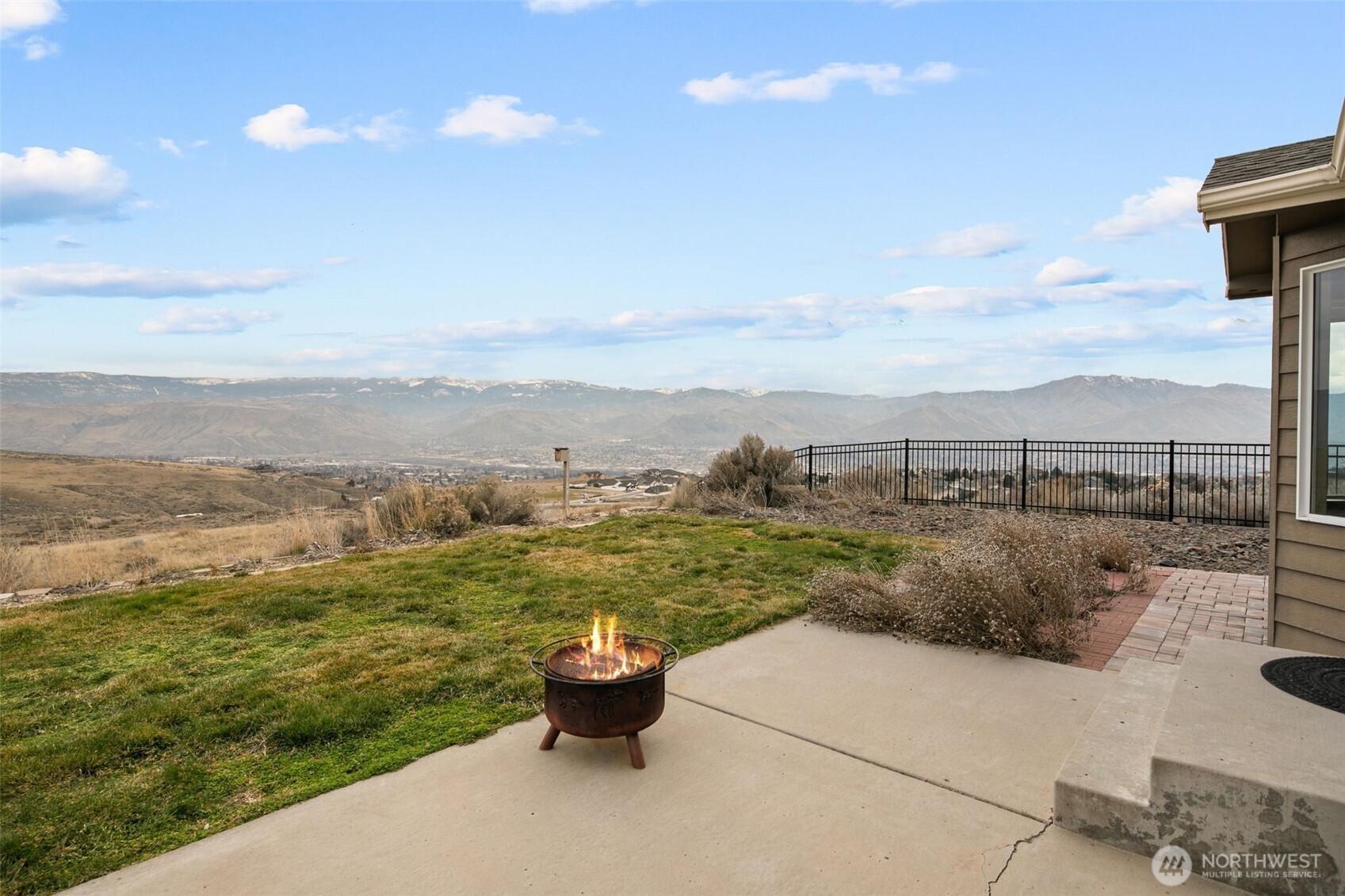 2312 Canyon Hills Drive , East Wenatchee, WA 98802
