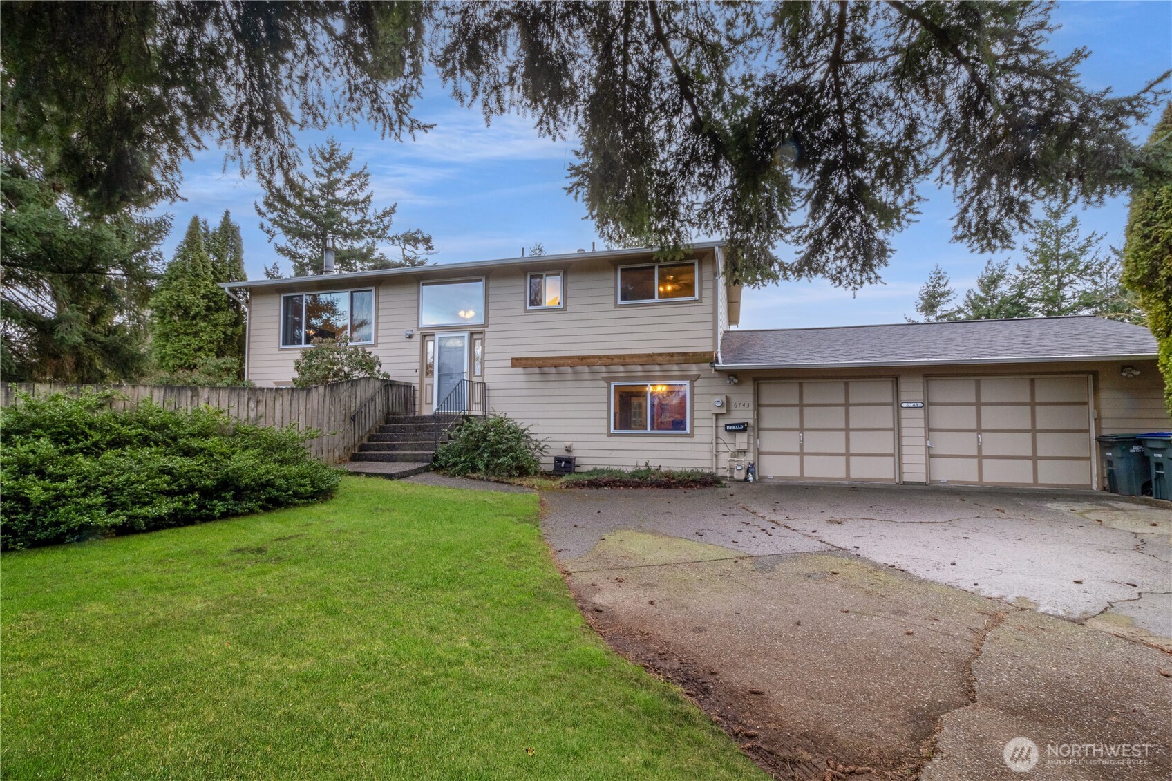 6743 La Bello Drive , Lynden, WA 98264