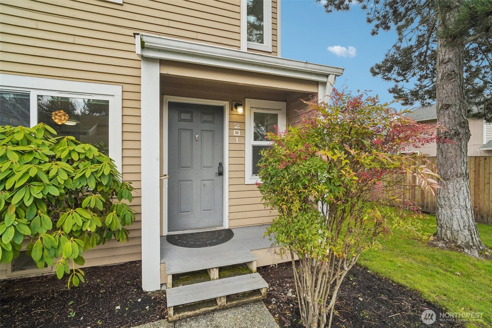 23912 12th Place S #201, Des Moines, WA 98198