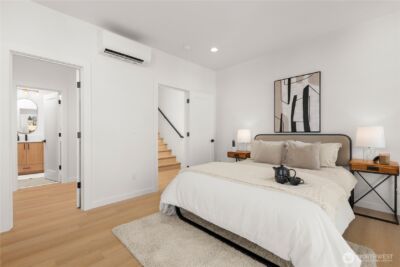 957 N 35th Street , Seattle, WA 98103 - Photo 18