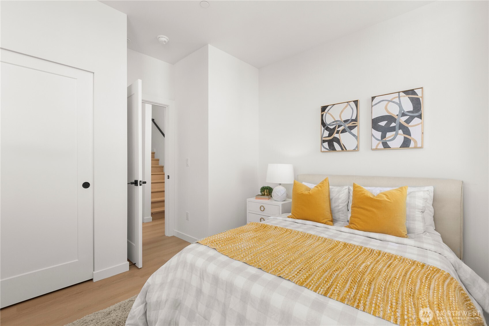 957 N 35th Street , Seattle, WA 98103