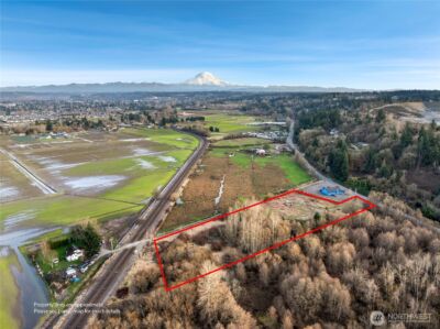 5507 Pioneer Way E, Puyallup, WA 98371 - Photo 4