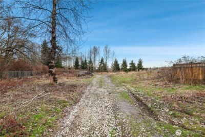 5507 Pioneer Way E, Puyallup, WA 98371 - Photo 6