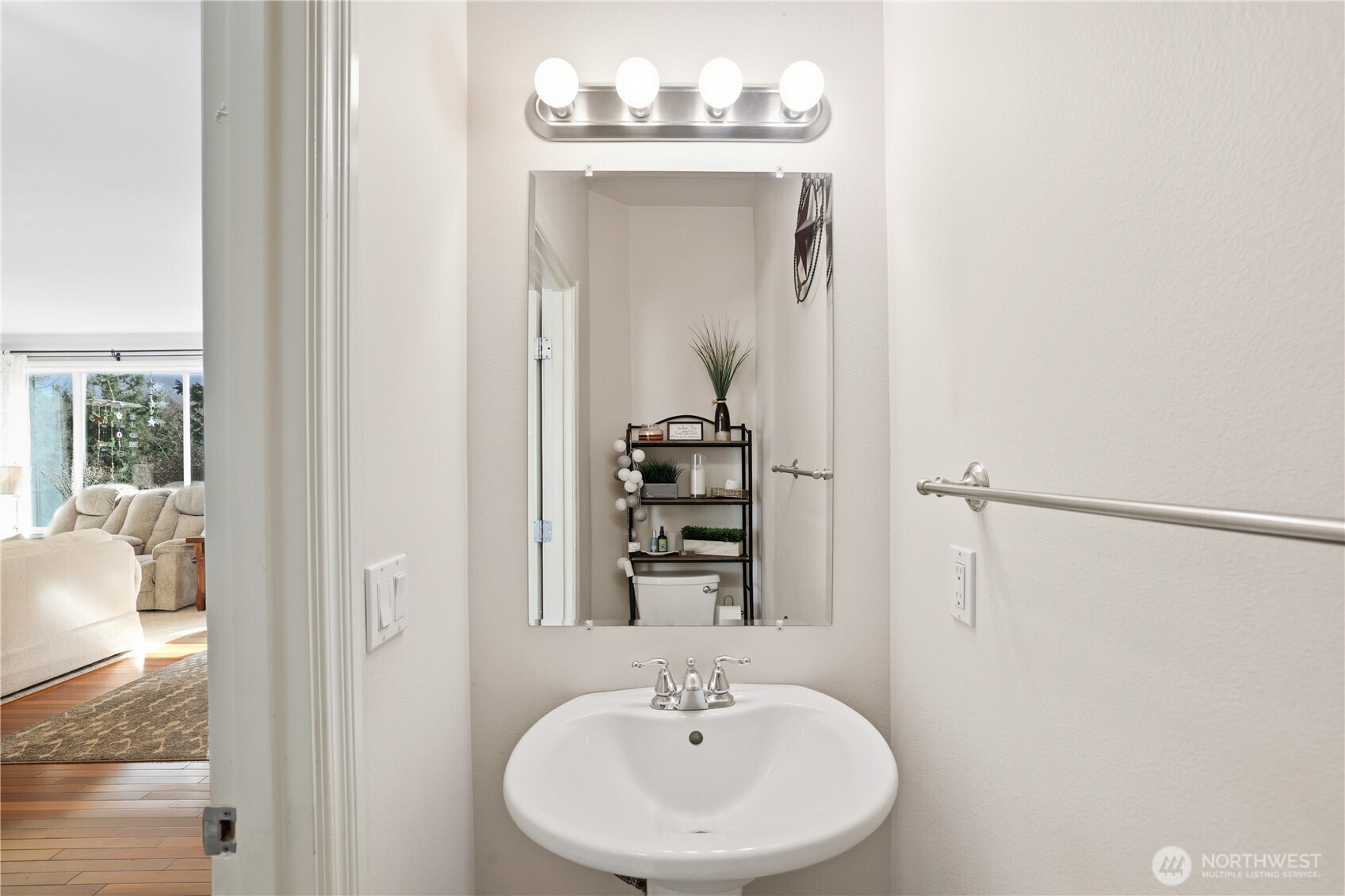 655 Joy Street , Eatonville, WA 98328