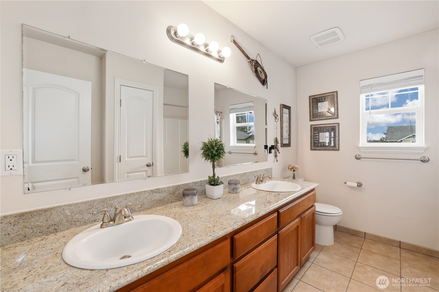 655 Joy Street , Eatonville, WA 98328