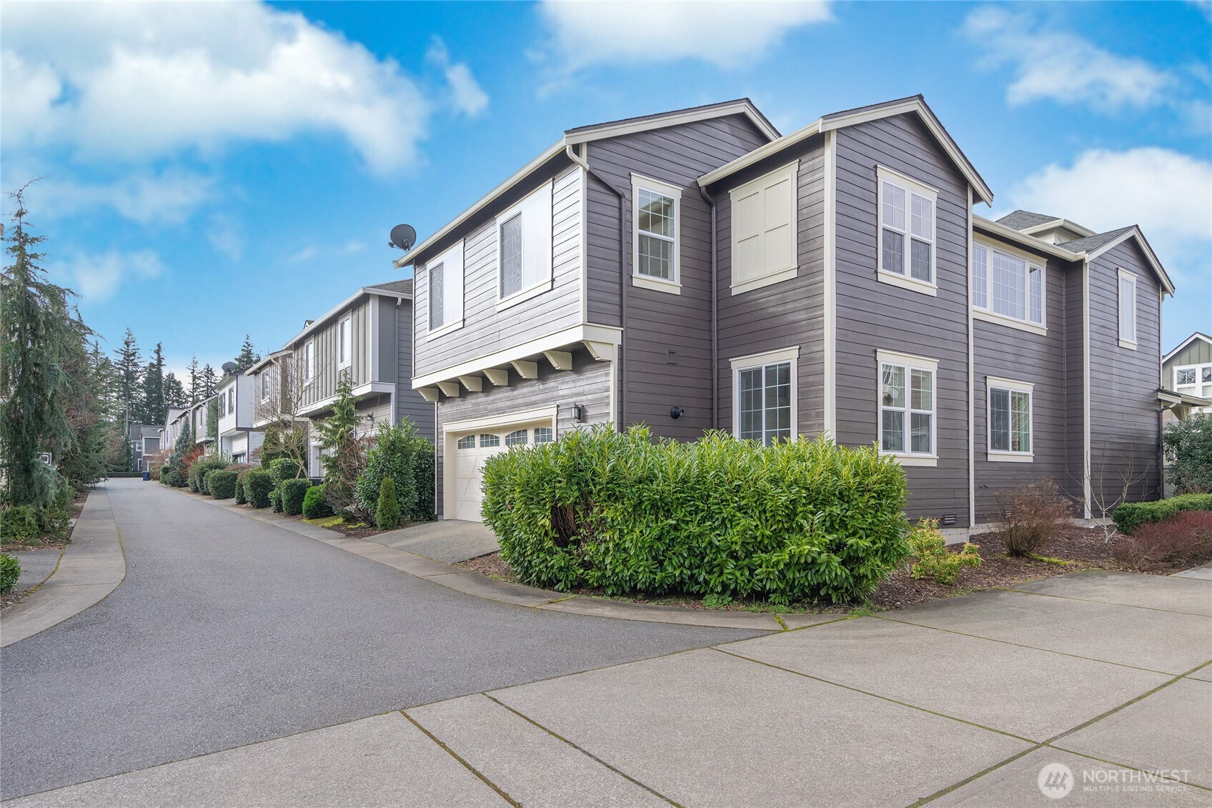 1314 Pine Crest Cir NE , Issaquah, WA 98029