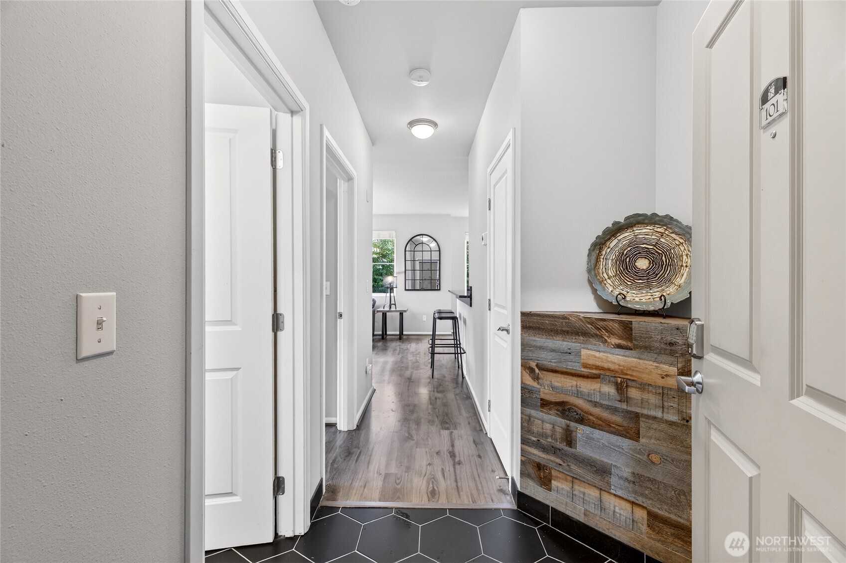 503 225th Lane NE #F101, Sammamish, WA 98074