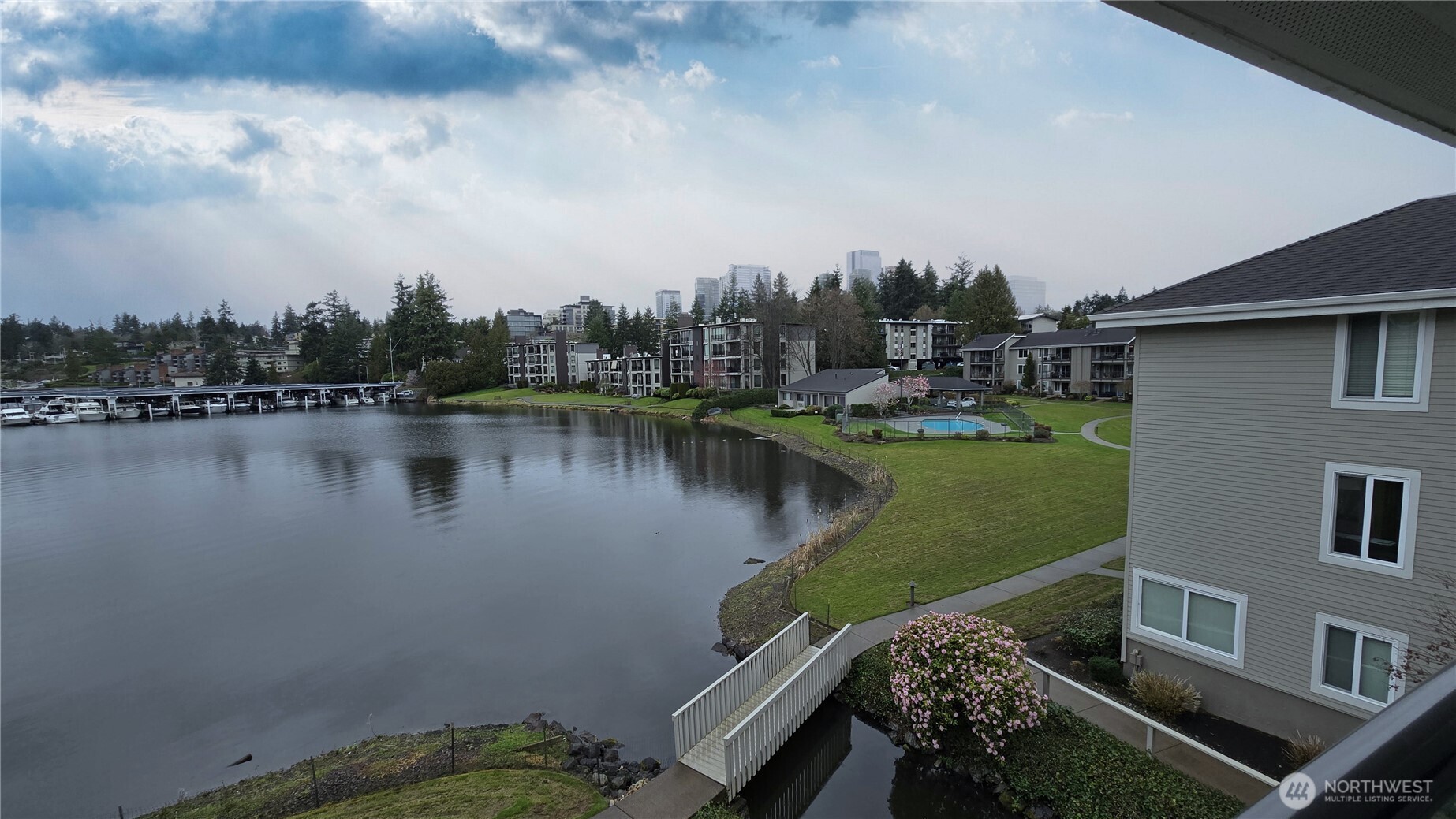 395 101st Avenue SE, Bellevue, WA 98004