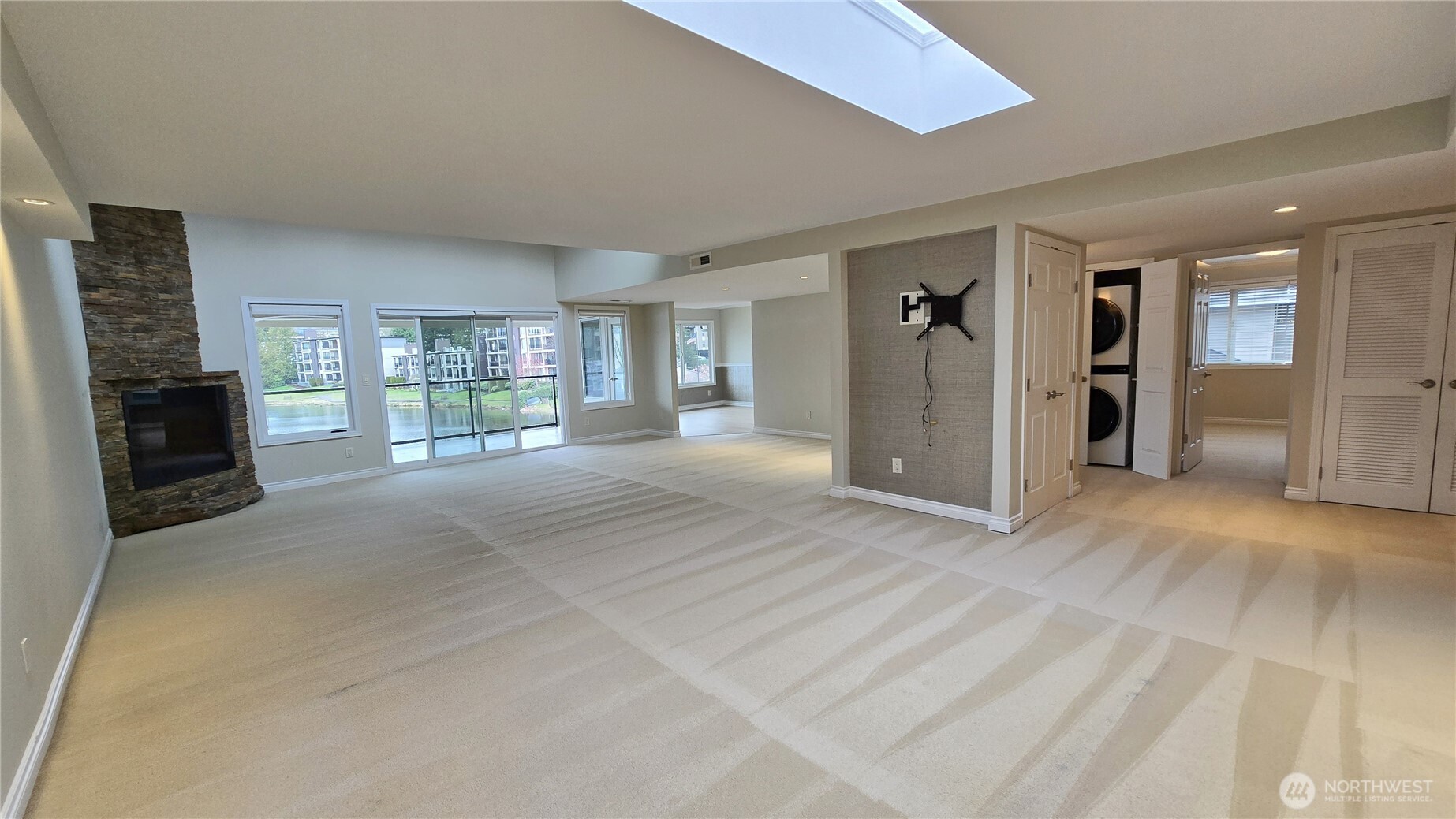 395 101st Avenue SE, Bellevue, WA 98004