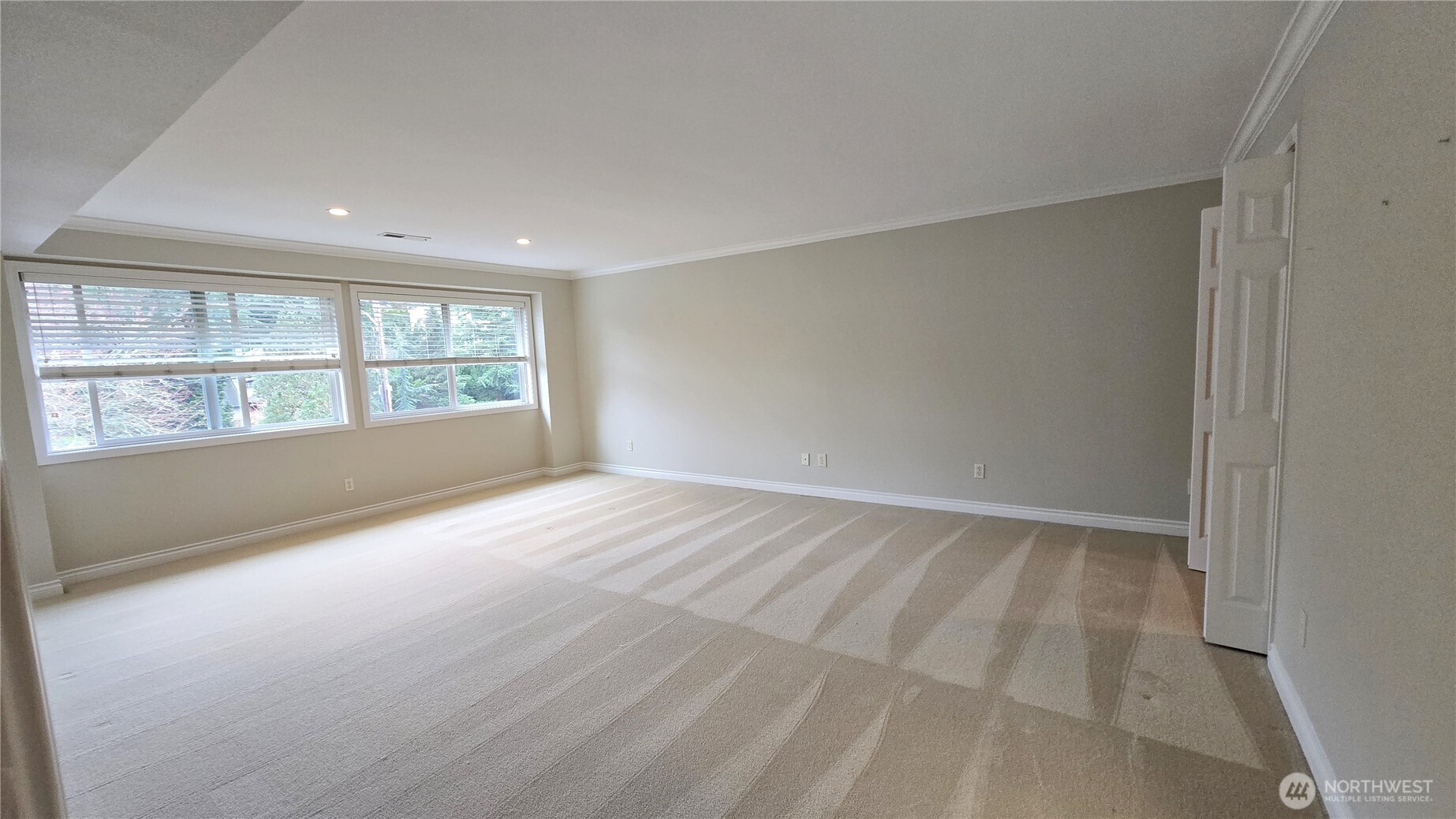 395 101st Avenue SE, Bellevue, WA 98004