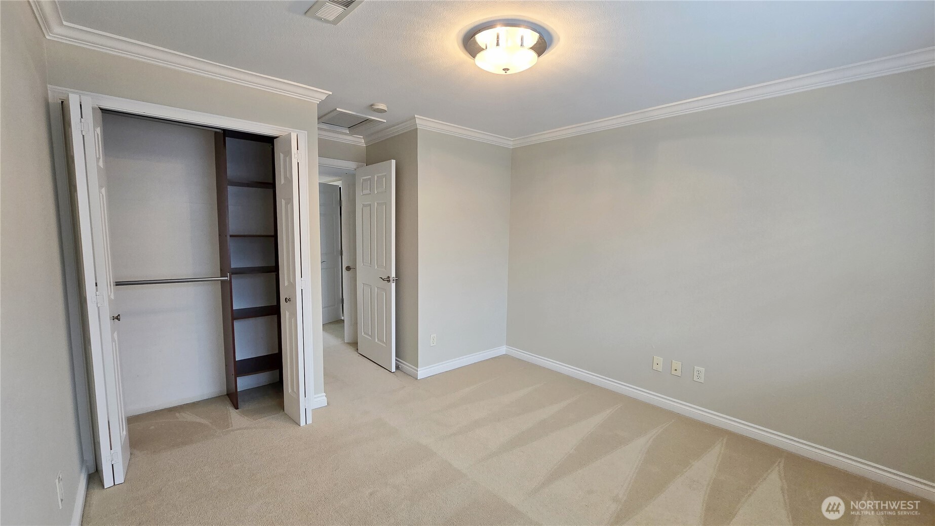 395 101st Avenue SE, Bellevue, WA 98004