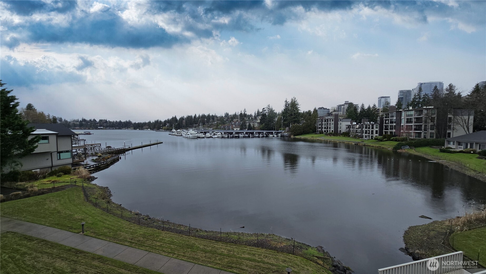 395 101st Avenue SE, Bellevue, WA 98004