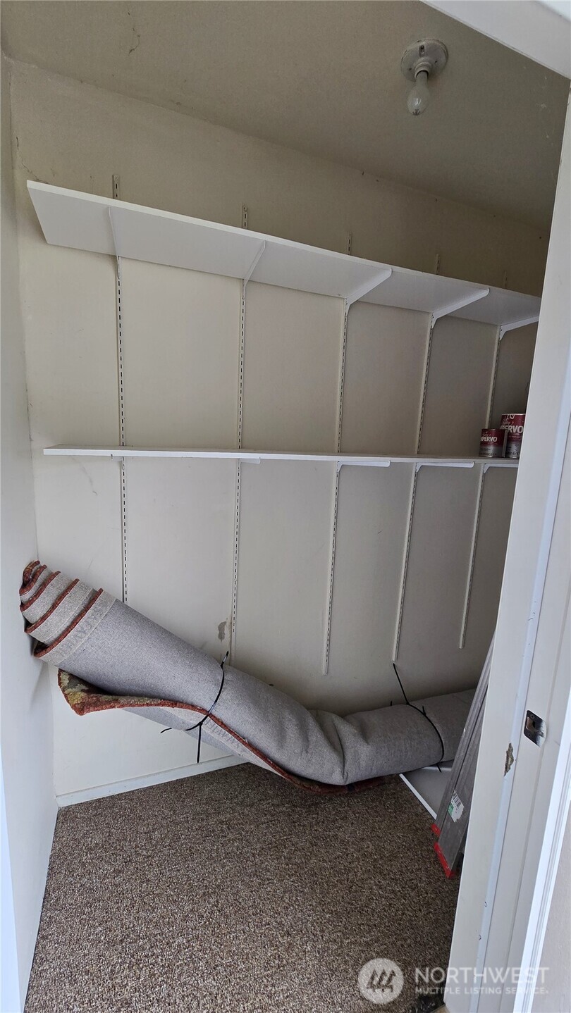 395 101st Avenue SE, Bellevue, WA 98004