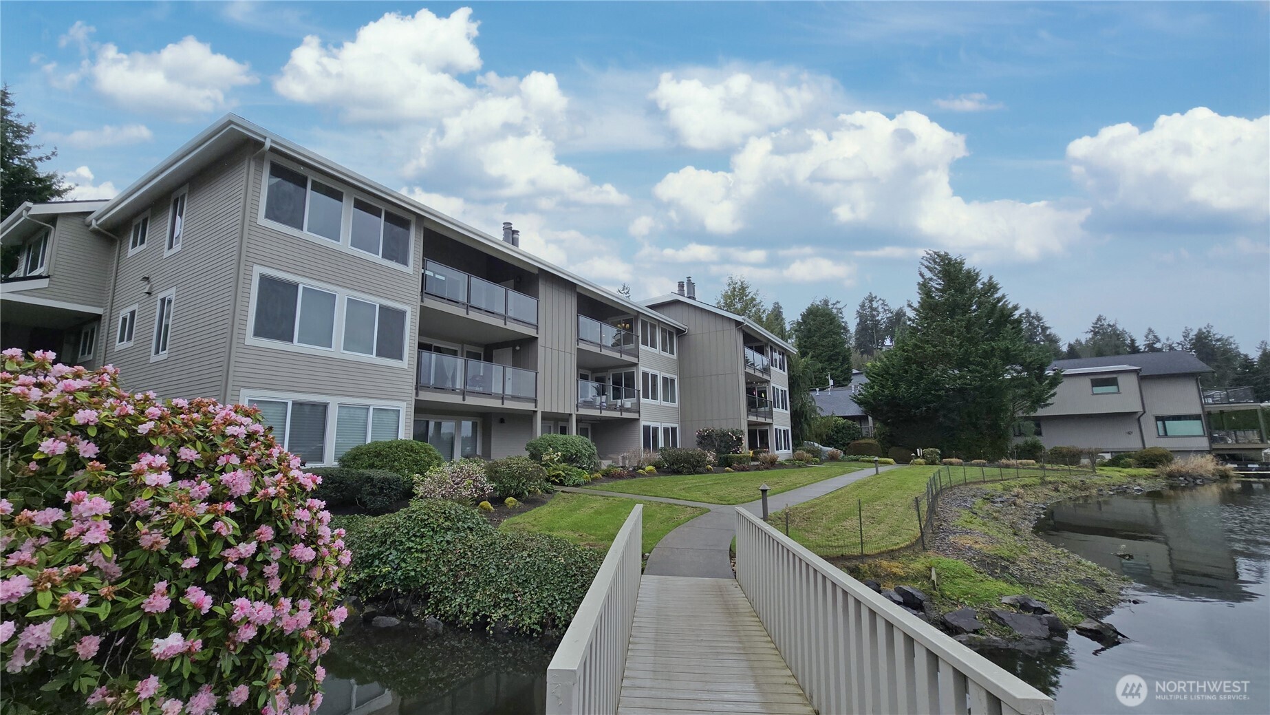 395 101st Avenue SE, Bellevue, WA 98004