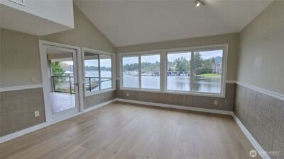 395 101st Avenue SE, Bellevue, WA 98004 - Photo 7