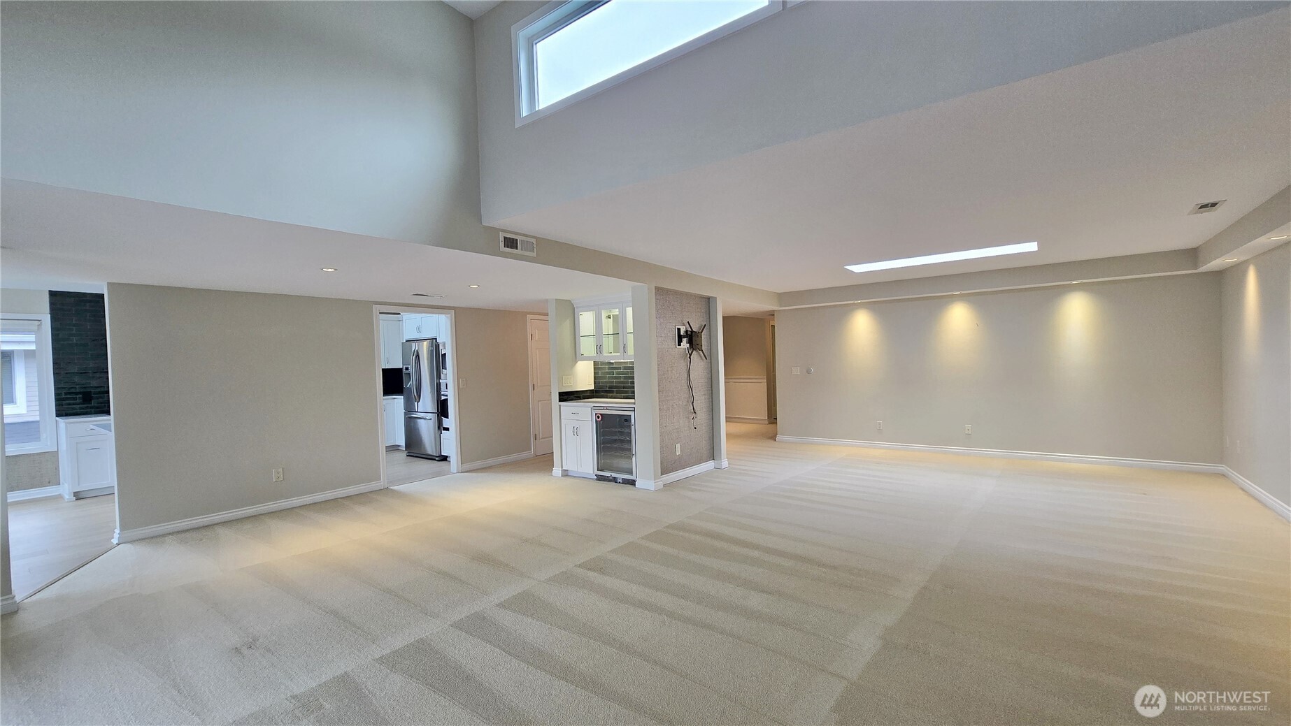 395 101st Avenue SE, Bellevue, WA 98004