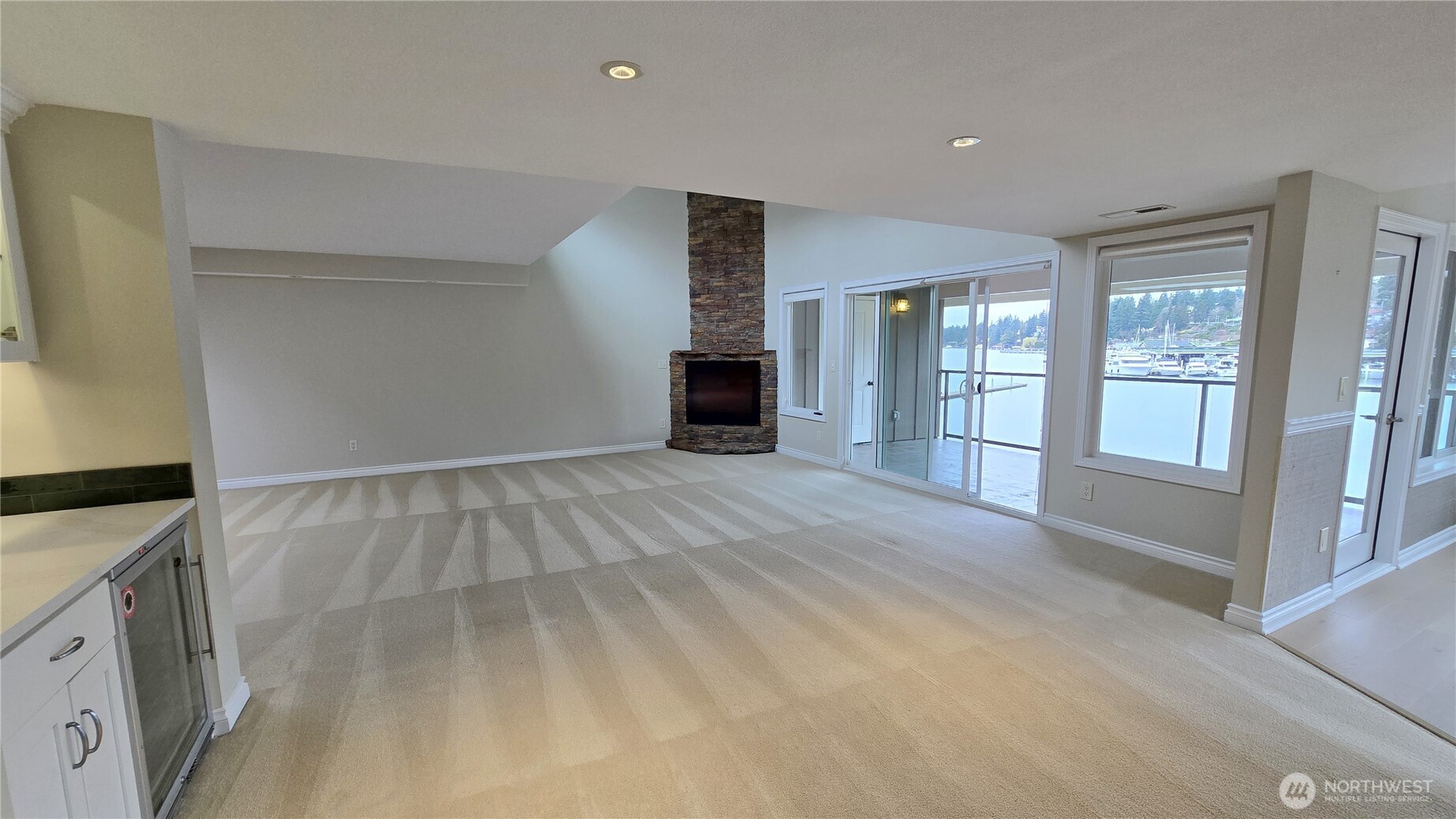 395 101st Avenue SE, Bellevue, WA 98004