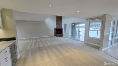 395 101st Avenue SE, Bellevue, WA 98004 - Photo 10