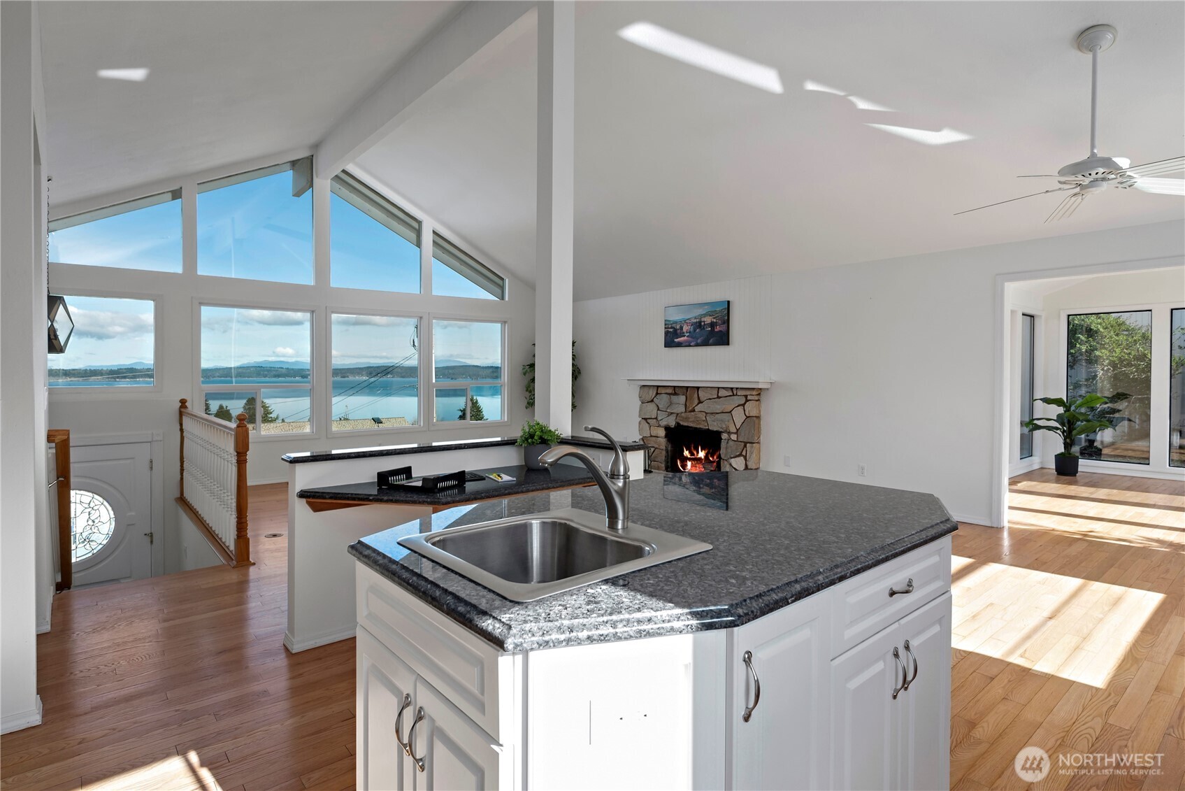 546 Birch Street , Oak Harbor, WA 98277