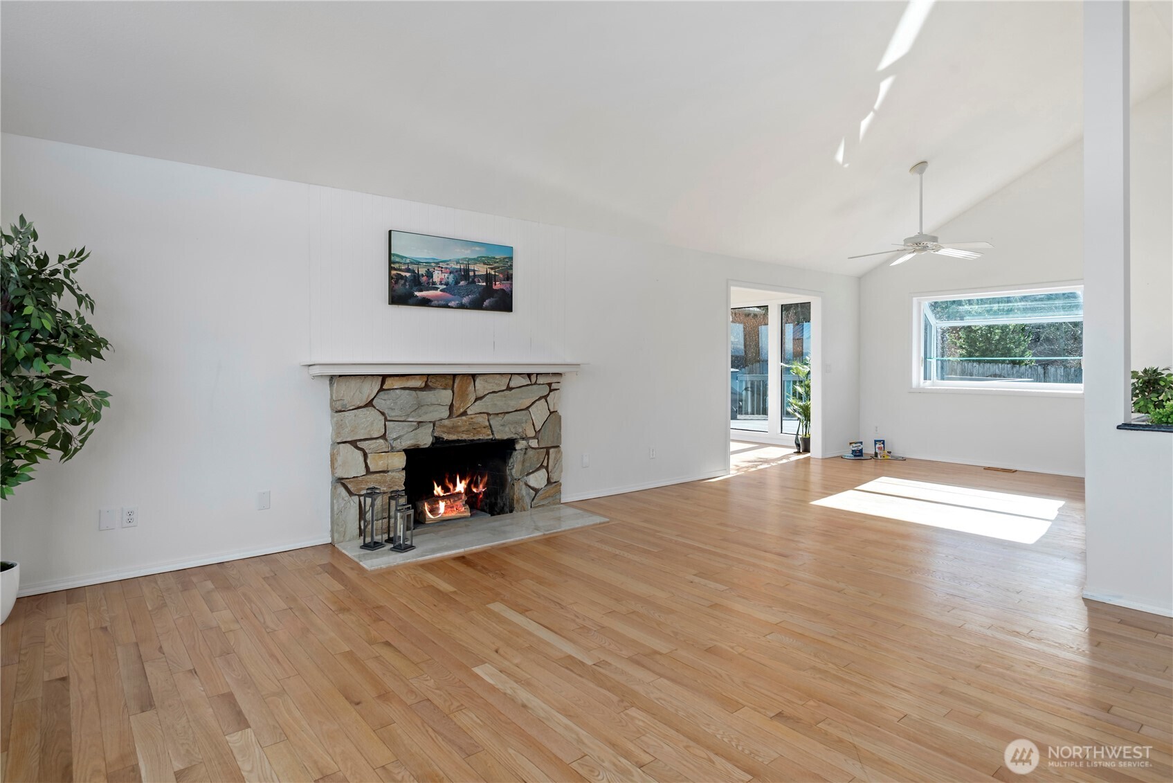 546 Birch Street , Oak Harbor, WA 98277