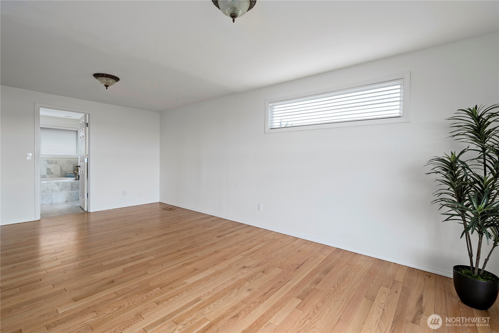 546 Birch Street , Oak Harbor, WA 98277