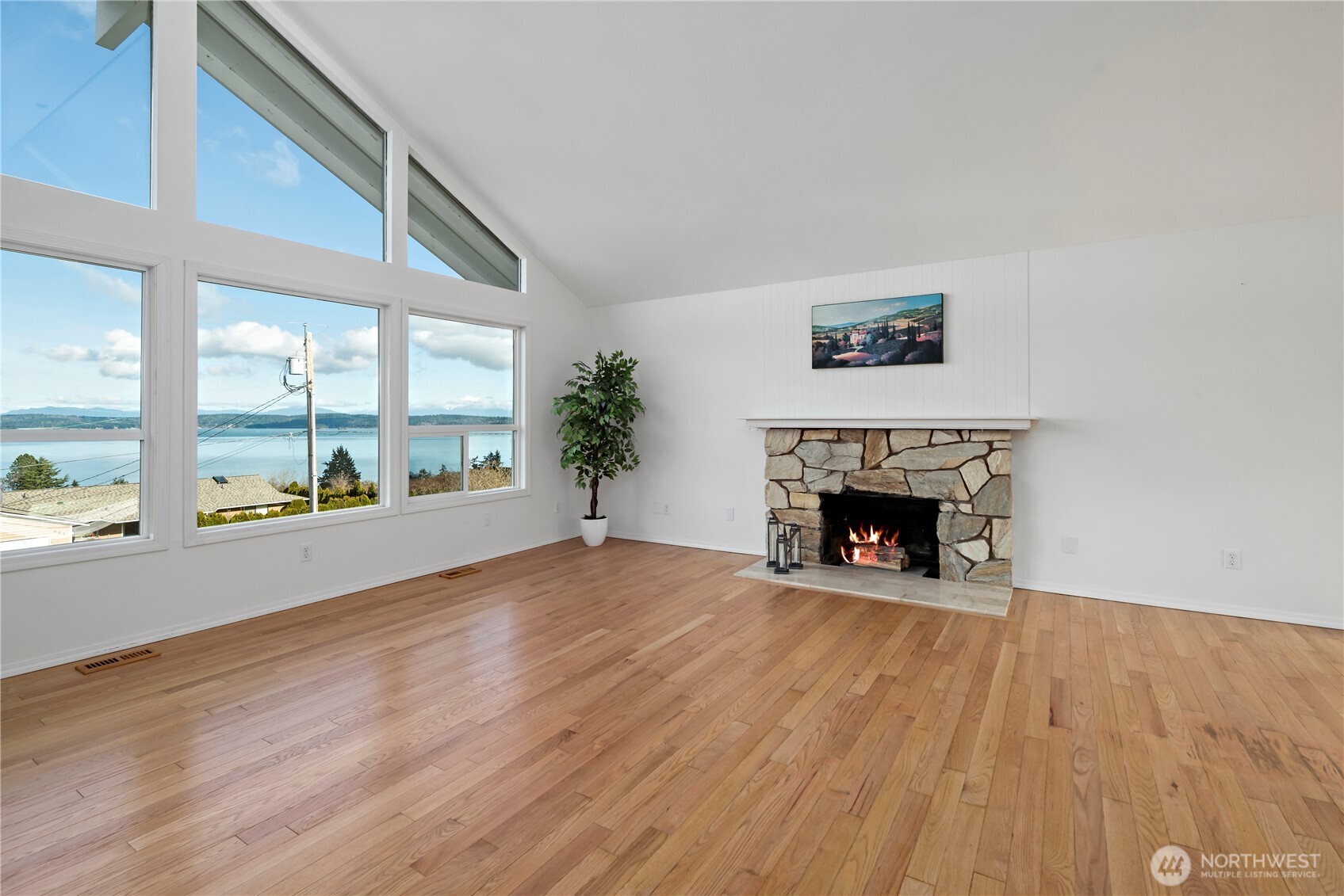 546 Birch Street , Oak Harbor, WA 98277