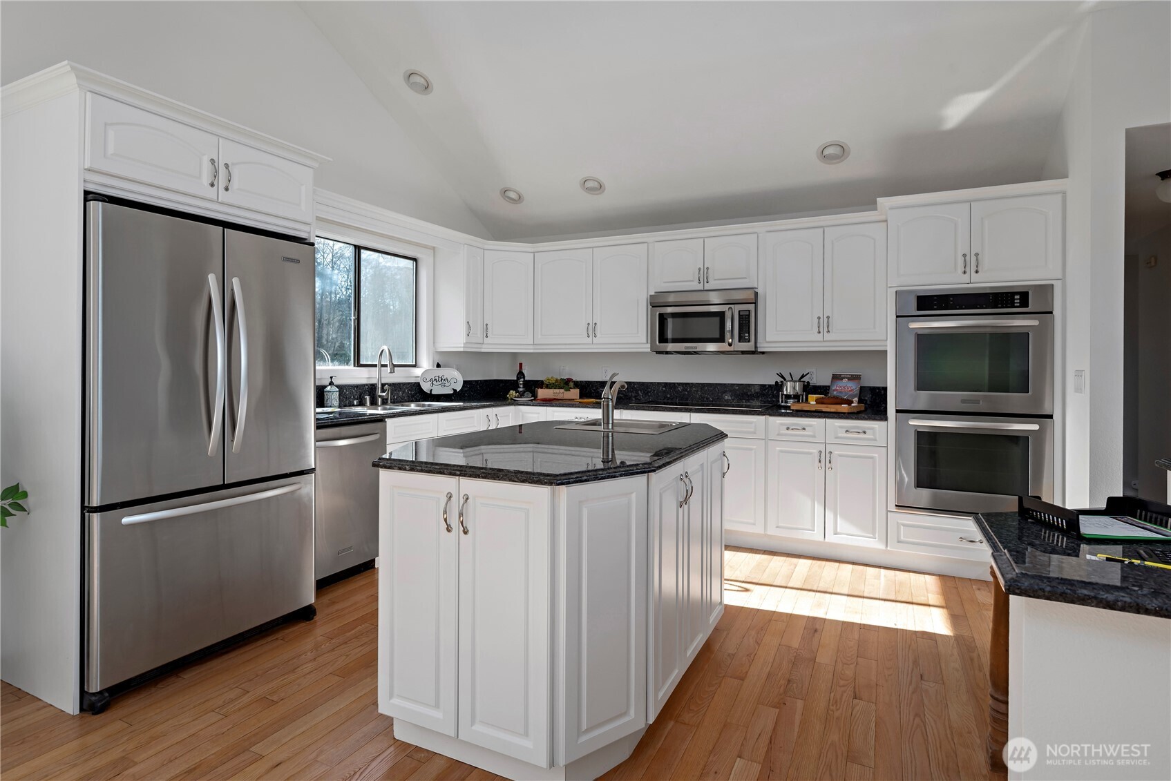 546 Birch Street , Oak Harbor, WA 98277