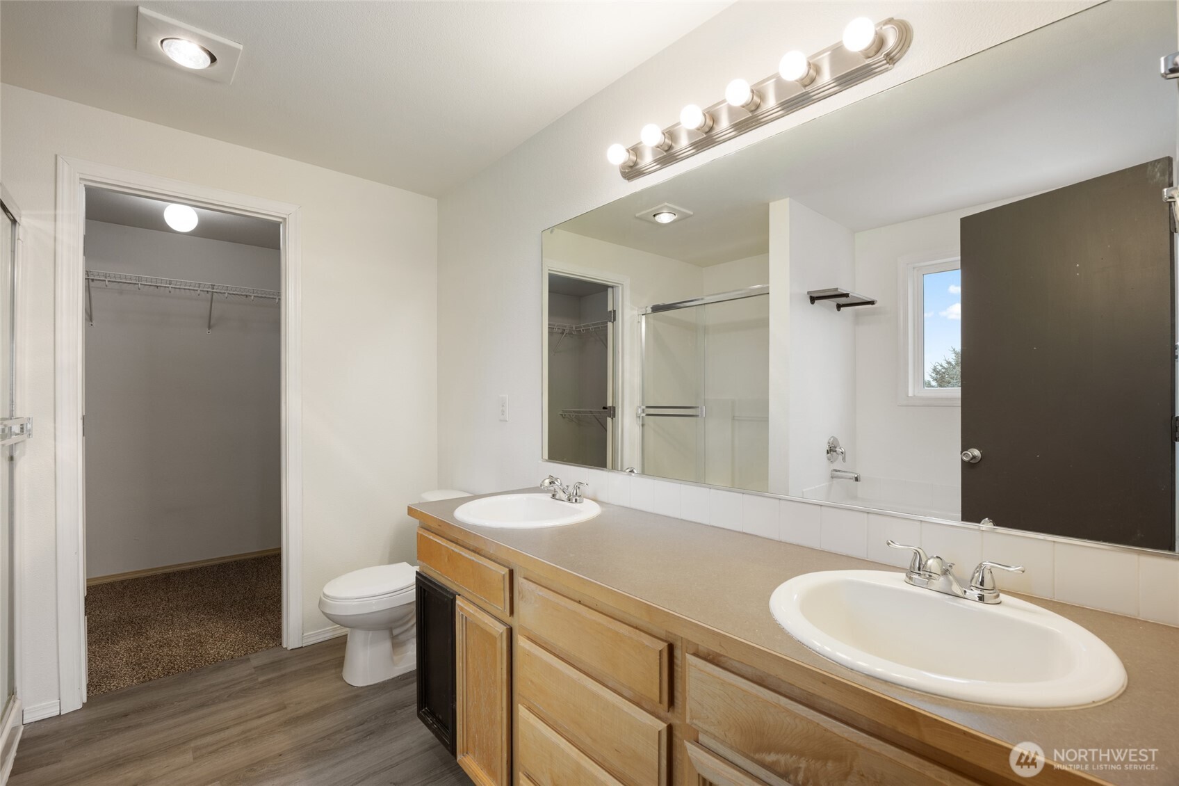 2100 Perch Avenue , Moses Lake, WA 98837