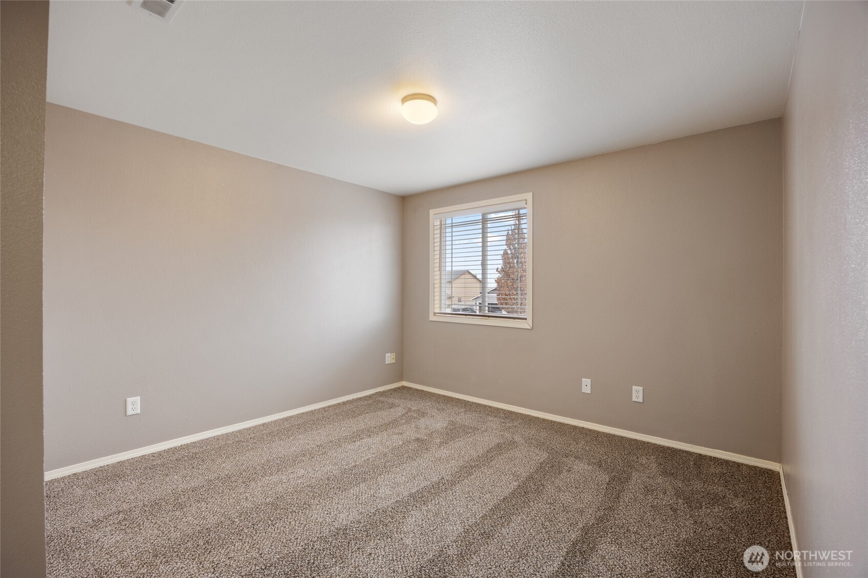 2100 Perch Avenue , Moses Lake, WA 98837