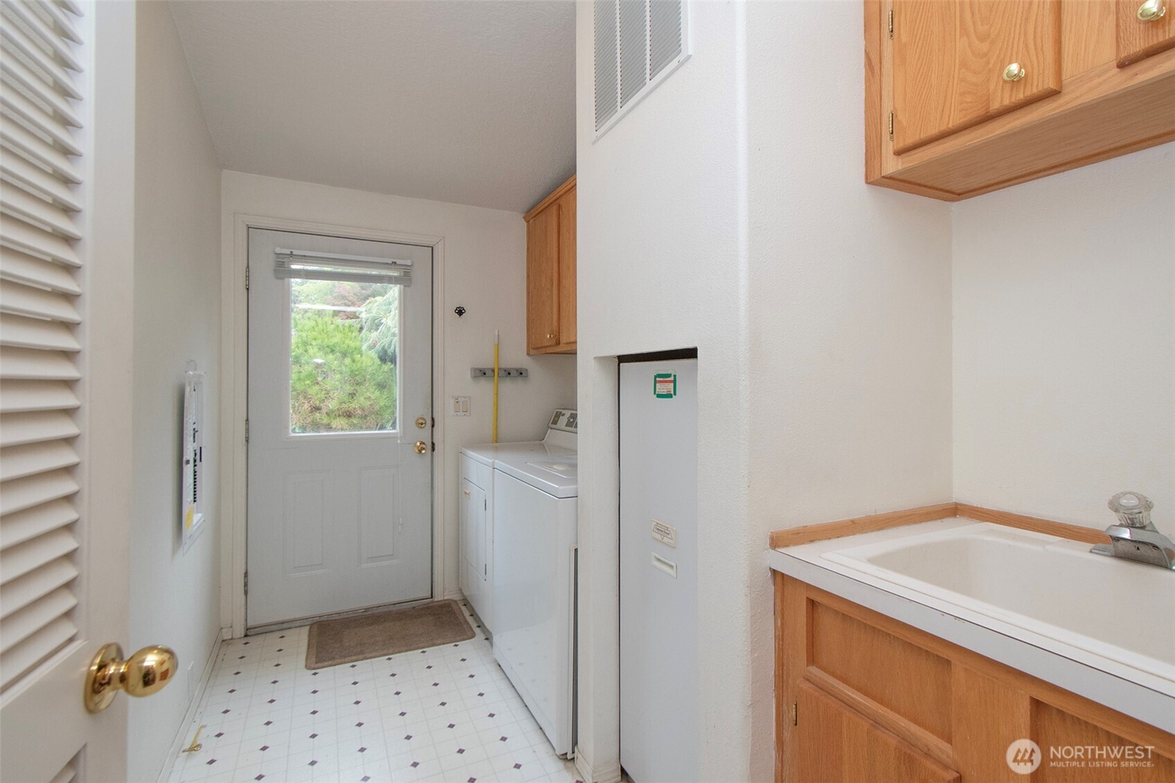 62 Johnson Road , Port Angeles, WA 98363