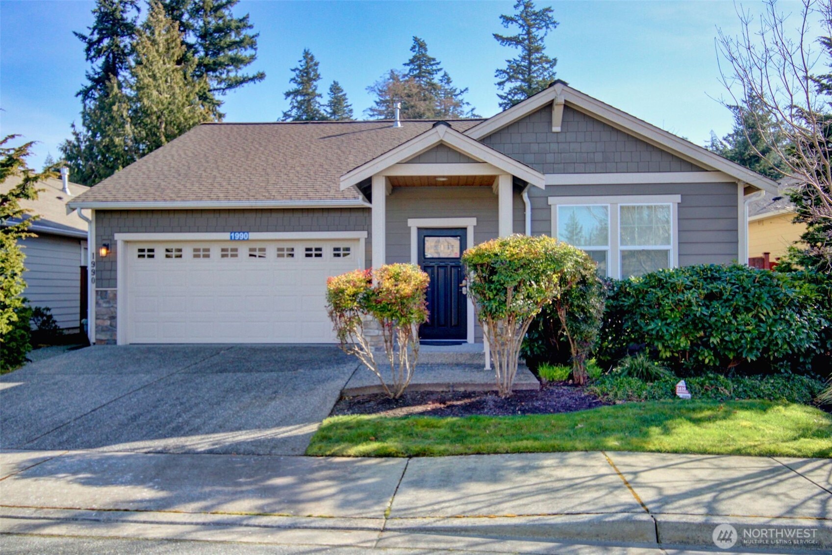 1990 Fraser Avenue , Mount Vernon, WA 98274