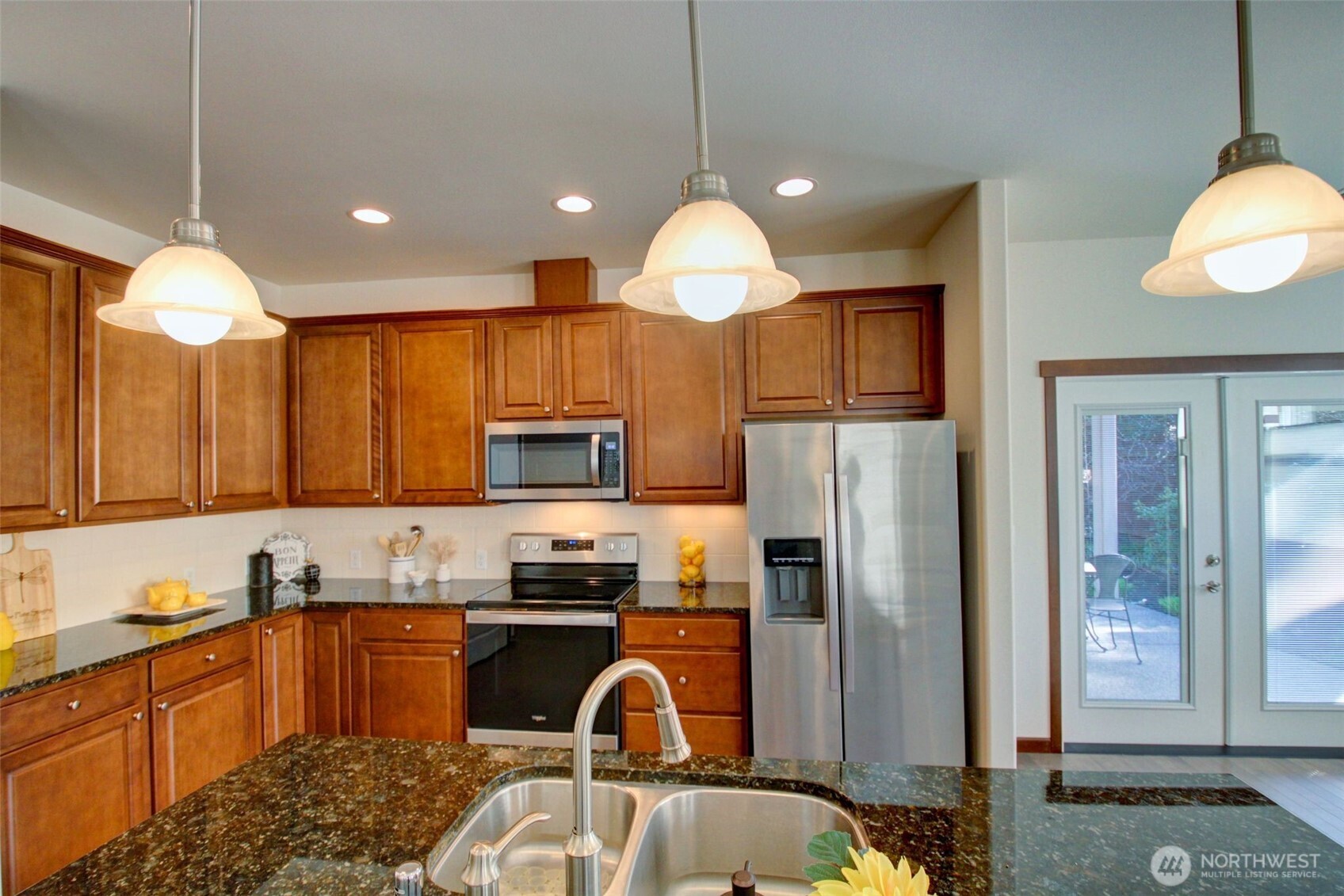 1990 Fraser Avenue , Mount Vernon, WA 98274