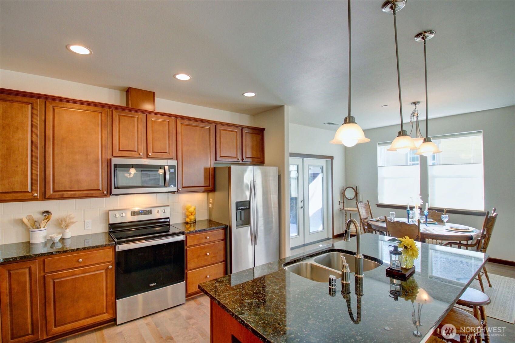 1990 Fraser Avenue , Mount Vernon, WA 98274