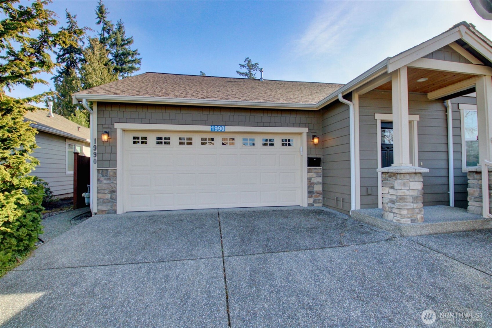 1990 Fraser Avenue , Mount Vernon, WA 98274