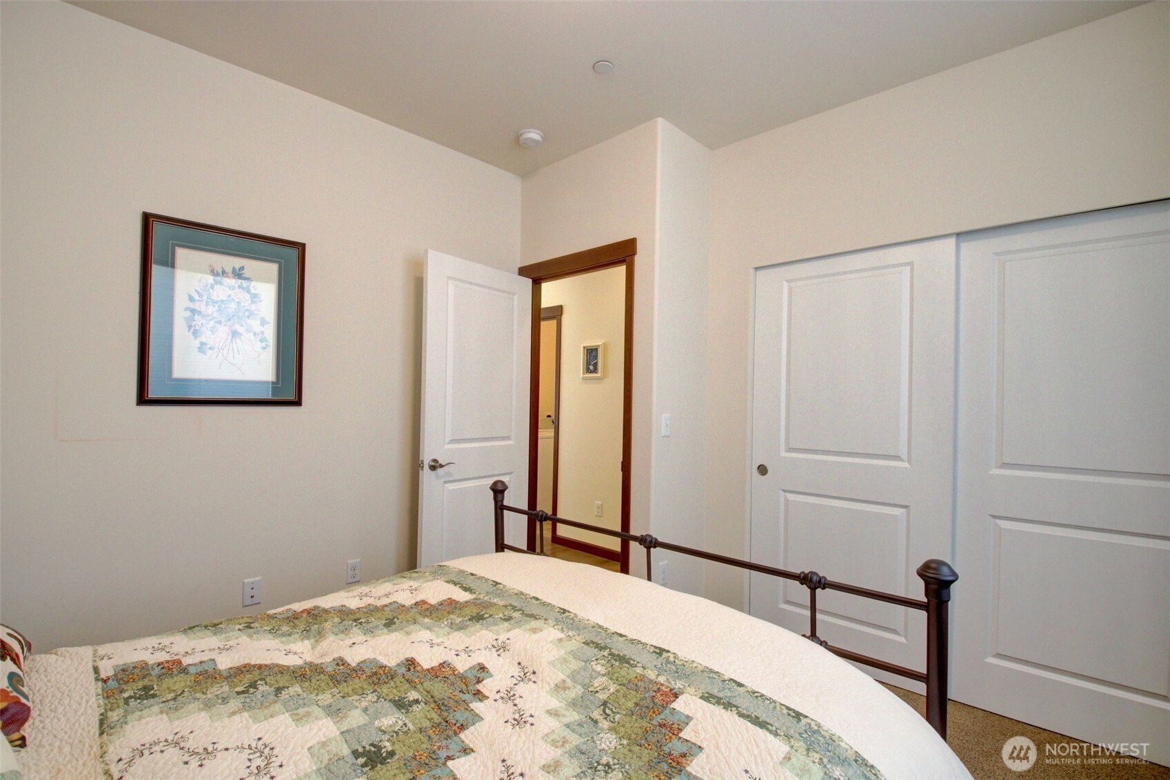 1990 Fraser Avenue , Mount Vernon, WA 98274