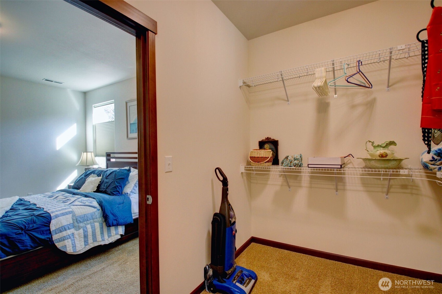 1990 Fraser Avenue , Mount Vernon, WA 98274