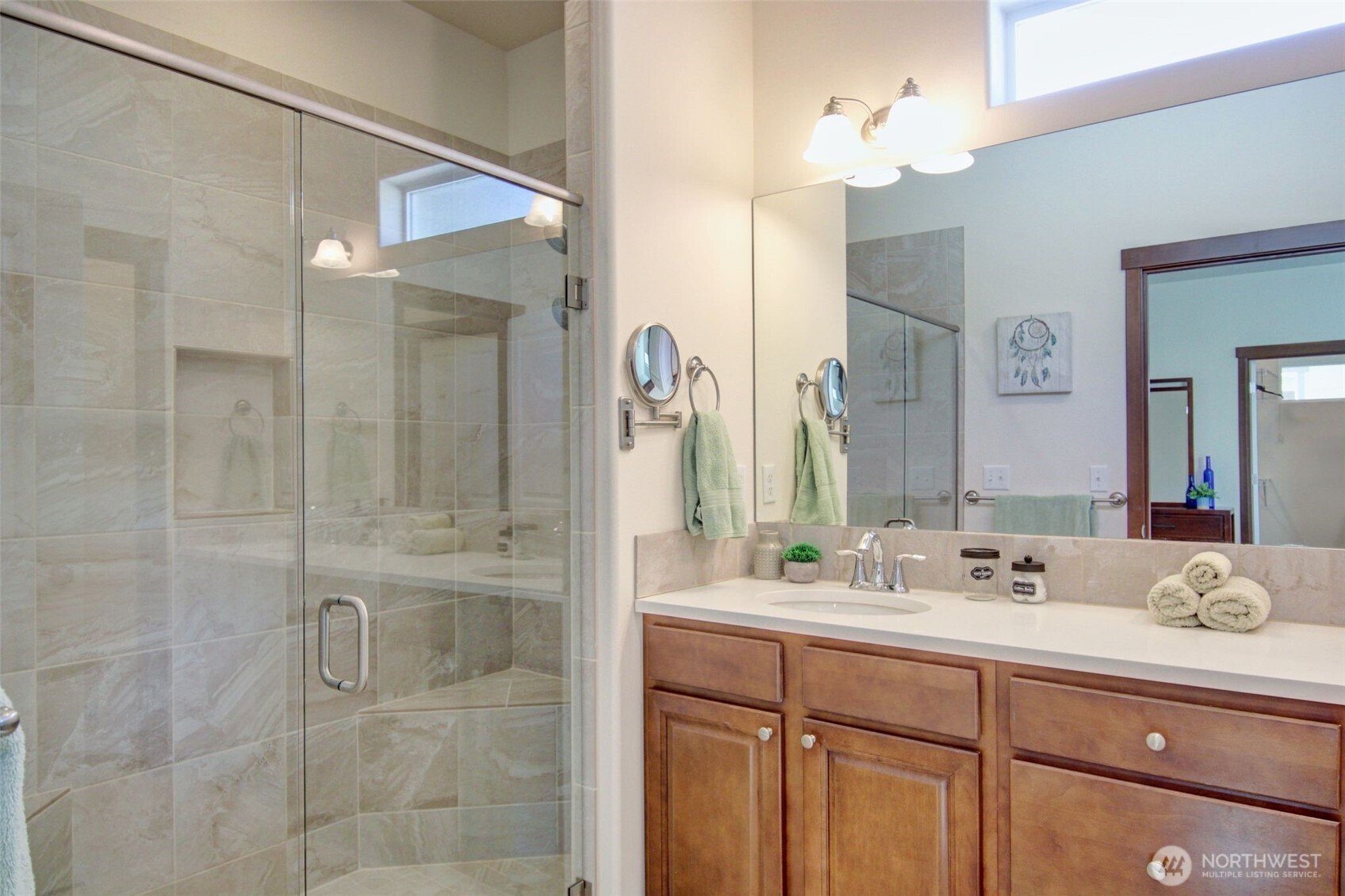 1990 Fraser Avenue , Mount Vernon, WA 98274