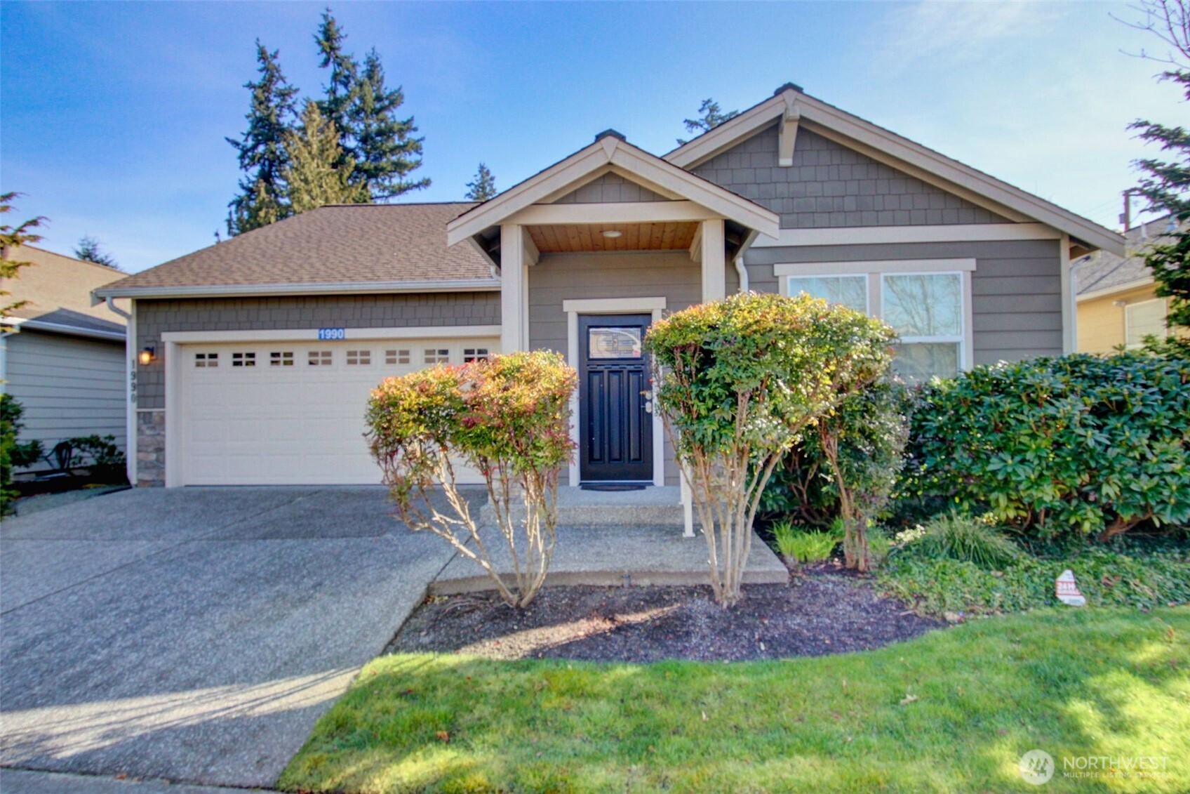 1990 Fraser Avenue , Mount Vernon, WA 98274