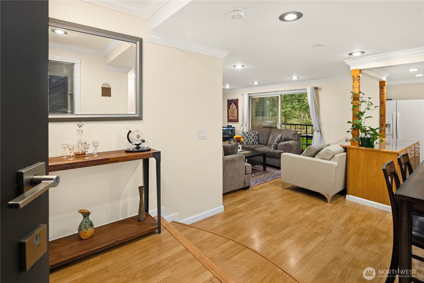 4727 W Lake Sammamish Parkway SE #B201, Issaquah, WA 98027