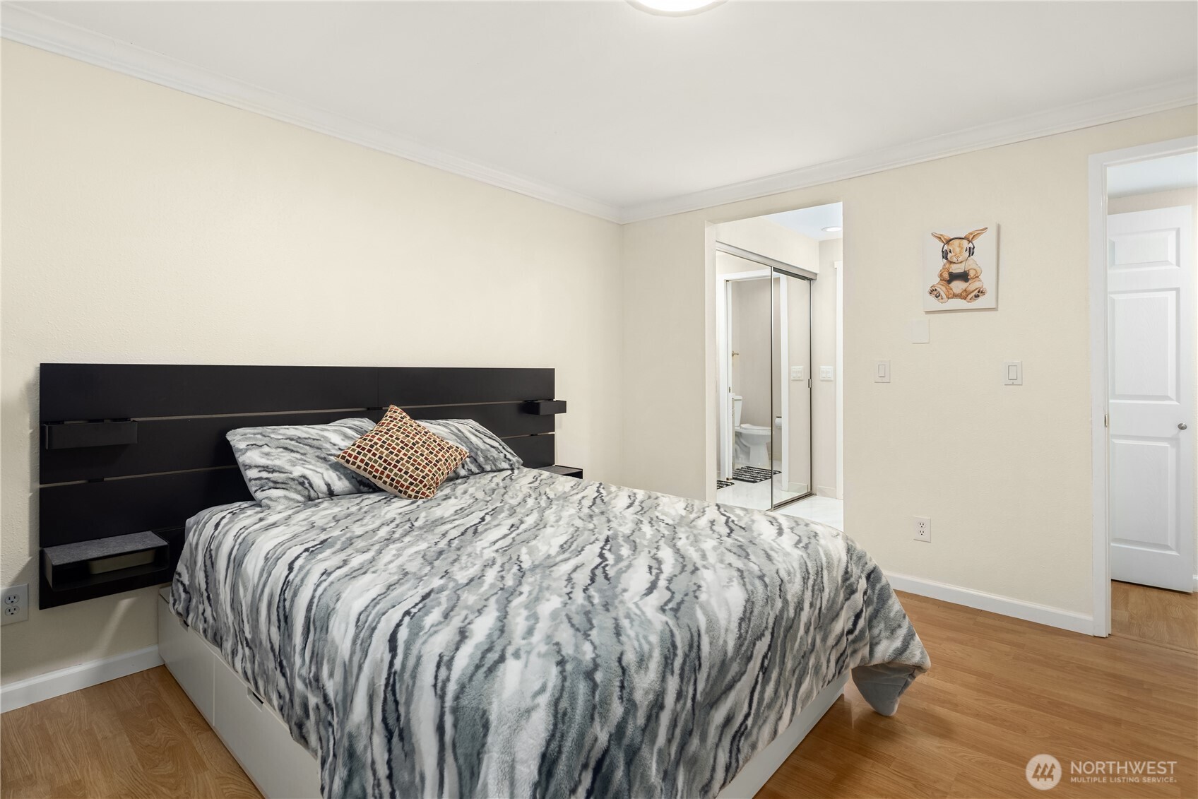 4727 W Lake Sammamish Parkway SE #B201, Issaquah, WA 98027