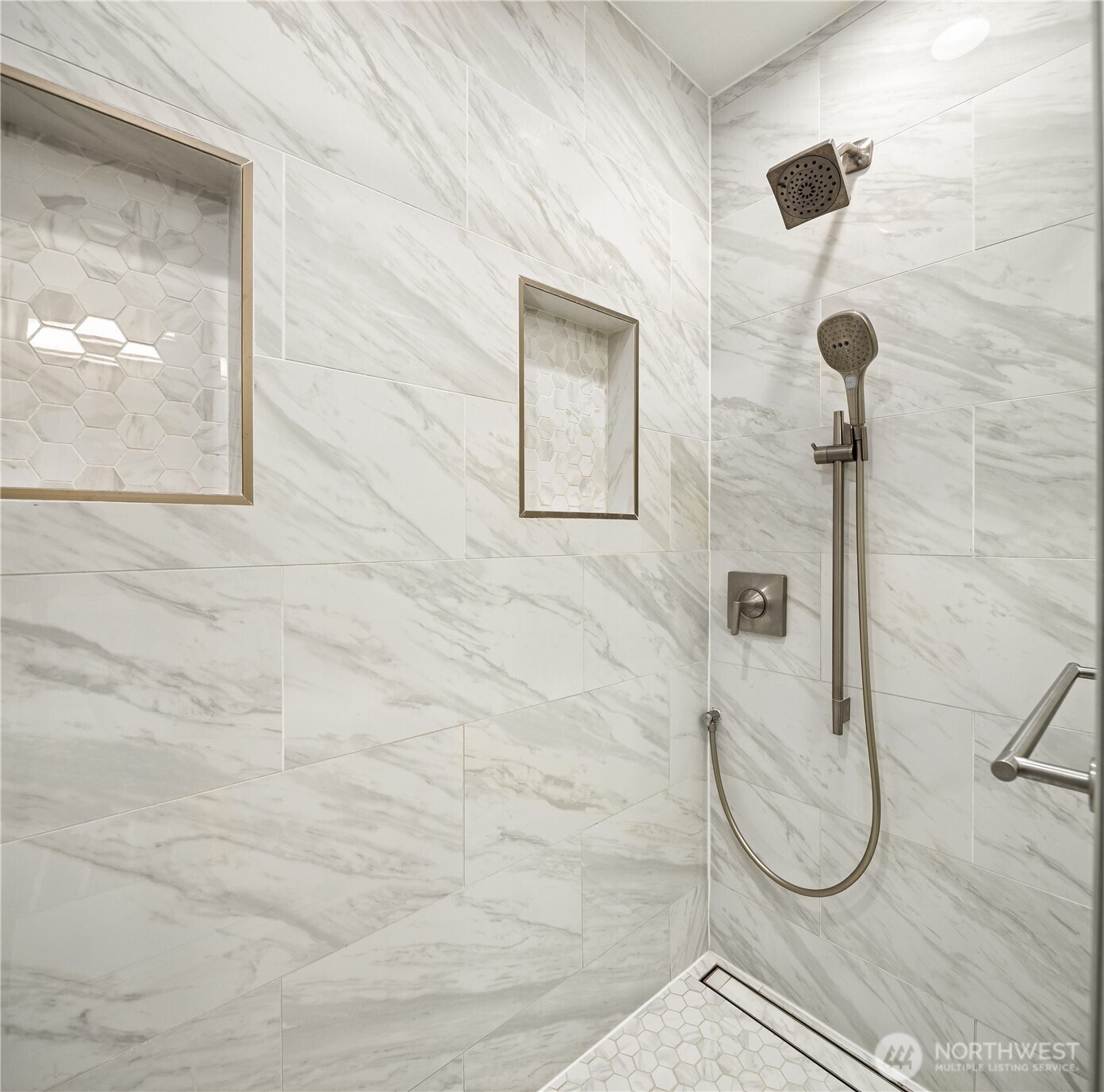 4727 W Lake Sammamish Parkway SE #B201, Issaquah, WA 98027